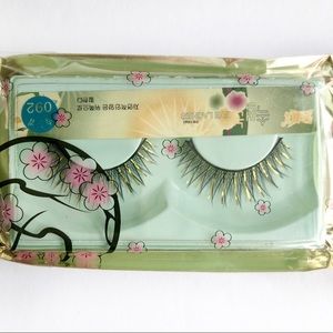 Black and Gold eyelashes